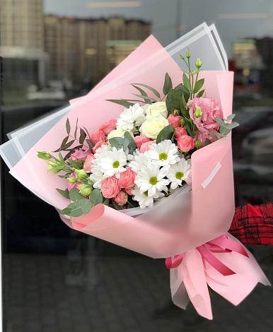 Букет цветов из: Розы, Лизиантусы и Хризантемы в Лобаново Тульская область
